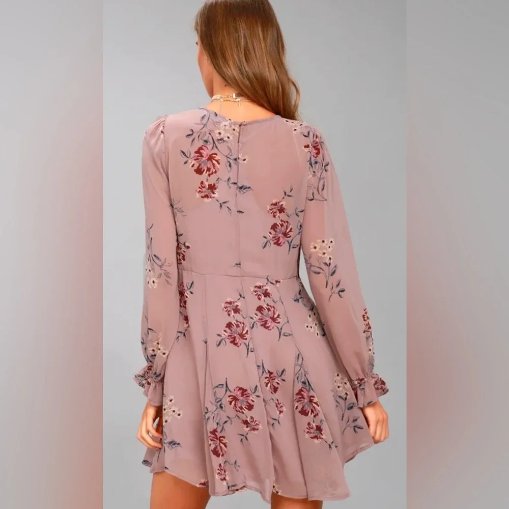 ASTR the Label | Heather Mauve Floral Print Long Sleeve Dress - Picture 4 of 11